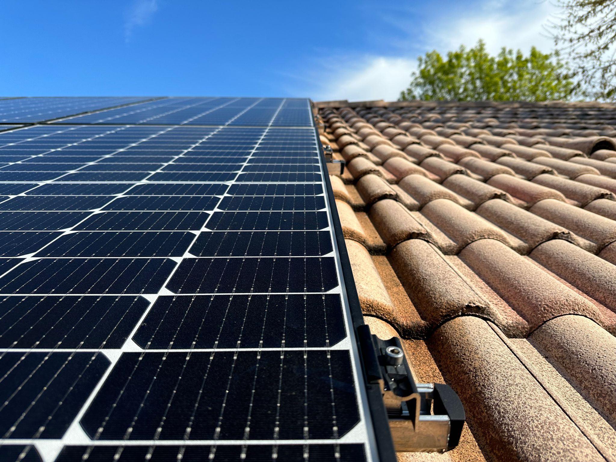 Entretien et installation panneaux photovoltaïque Entretien et installation panneaux photovoltaïque