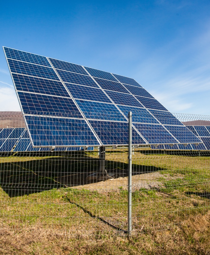Centrale de panneaux solaires en extérieur